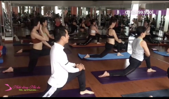 Lớp yoga tại Nhất Dáng Nhì Da tháng 1/2021