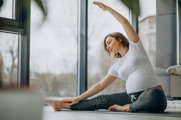 Yoga cho bà bầu: lợi ích tuyệt vời cho mẹ và bé - giangyoga 